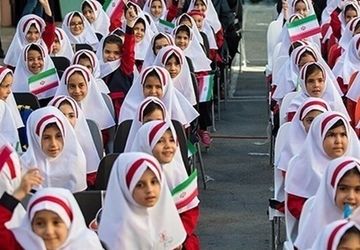 مراسم آغازین سال تحصیلی جدید در دبستان دخترانه پری زابلی نژاد 