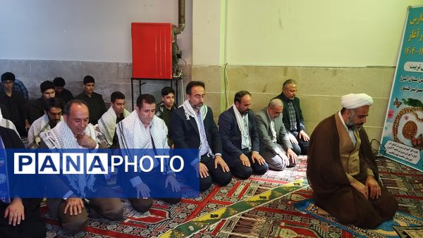 زنگ نماز متمرکز استانی در دبیرستان شهید پناهی ناحیه 3 کرج  نواخته شد