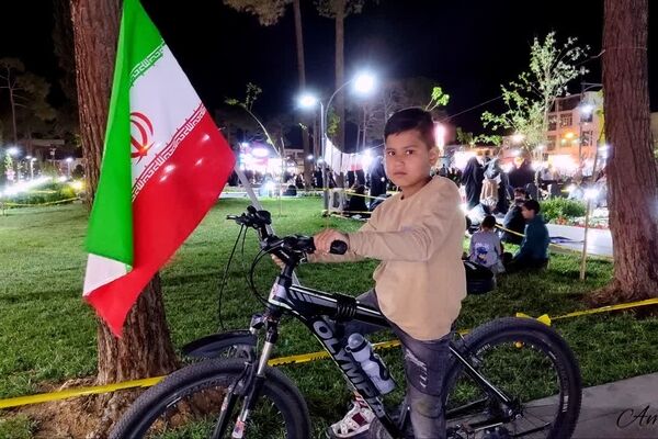نسل جدید هم پای کار انقلاب هستند