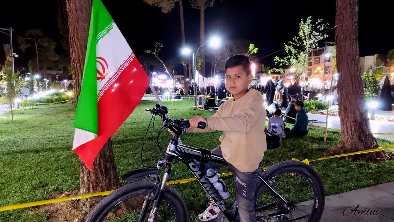 نسل جدید هم پای کار انقلاب هستند