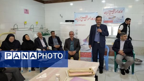 کارگاه طبخ آبزیان در دبیرستان میر فتح‌اله سید زنوزی شهر زنوز 