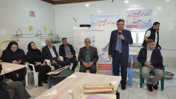 کارگاه طبخ آبزیان در دبیرستان میر فتح‌اله سید زنوزی شهر زنوز 