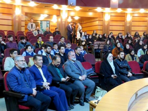 آیین تجلیل از افتخارآفرینان علمی و پژوهشی پژوهش‌سرای خوارزمی ناحیه ۳ کرج