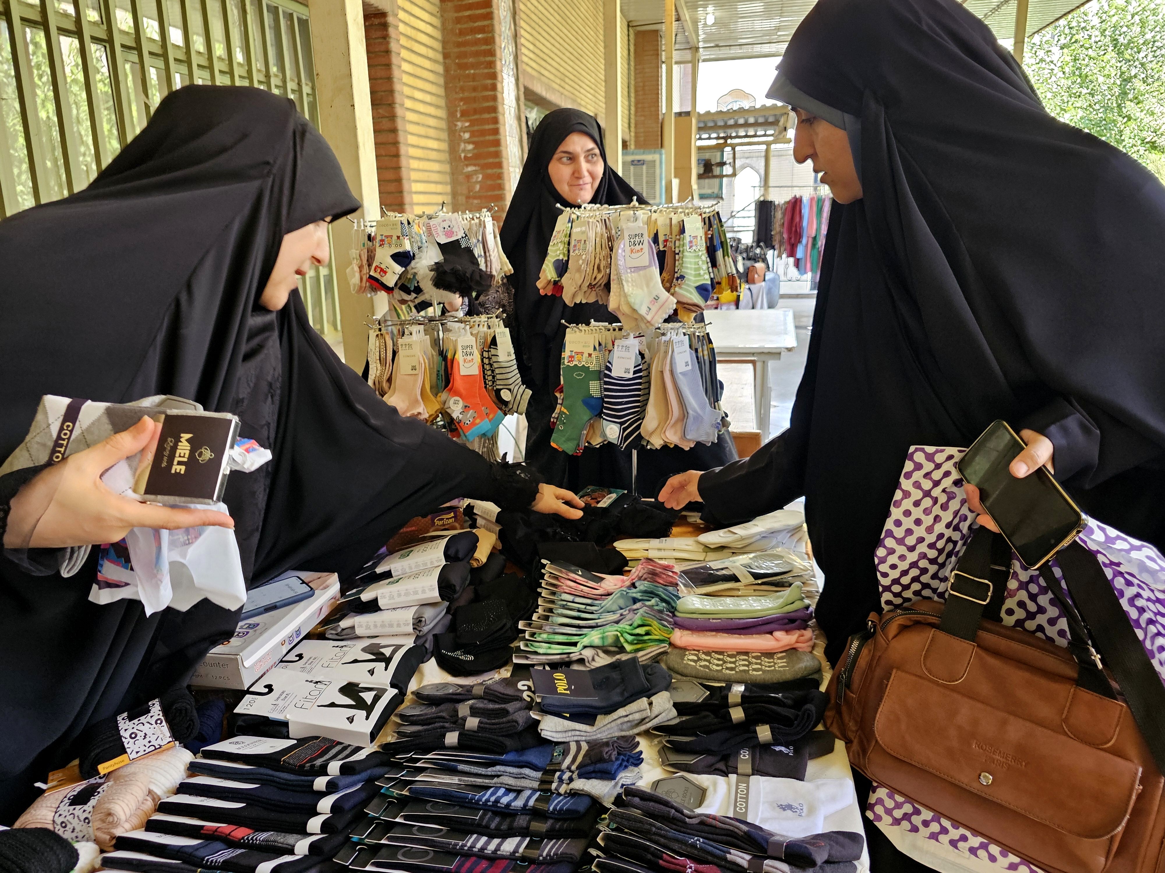 برپایی نمایشگاه عفاف و حجاب در آموزش و پرورش منطقه ۱۴ تهران