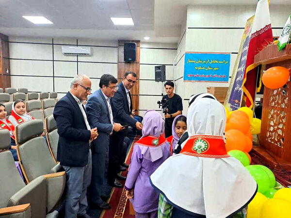  تجلیل از مدیران، مربیان و دانش‌آموزان پیشتاز شهرستان عسلویه