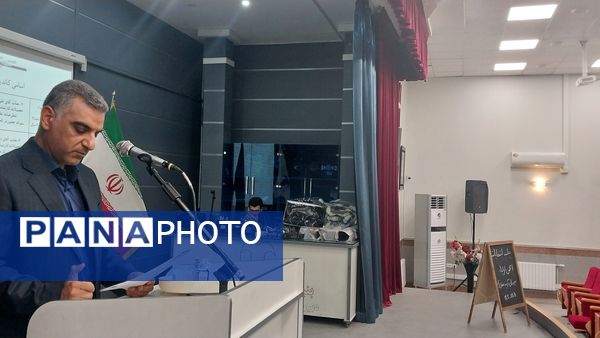 جلسه انجمن اولیا و مربیان در دبیرستان دوره دوم آرمینه مصلی نژاد