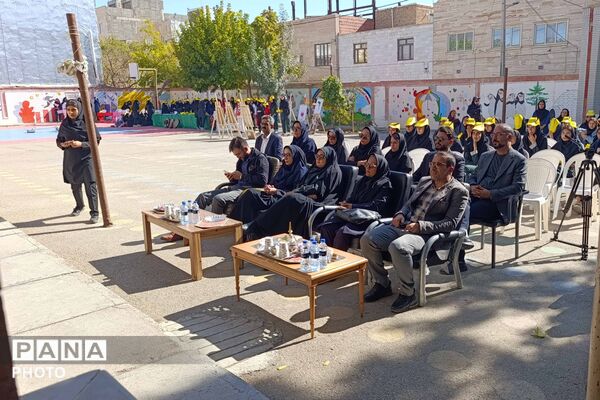 آیین گرامیداشت هفته بهداشت روان و تقدیر از همیاران مشاور در دبیرستان دخترانه رضوان برگزار شد