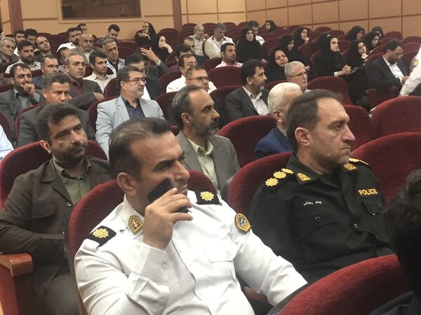 همایش تجلیل از مدیران و کارکنان نمونه شهرستان محمودآباد 