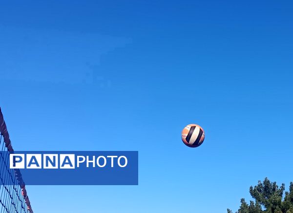 دومین روز از مسابقات گروهی والیبال در دبیرستان شاهد ابوذر گروهی