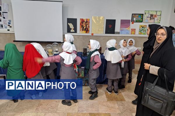 جشنواره "ایران رنگارنگ" در هنرستان سعادت پردیس