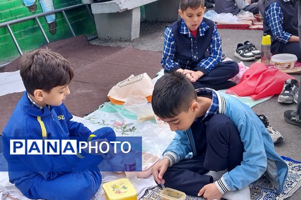 اجرای طرح «صبحانه سالم» در دبستان هیأت امنایی شهید قلنبر ناحیه دو شهرری 