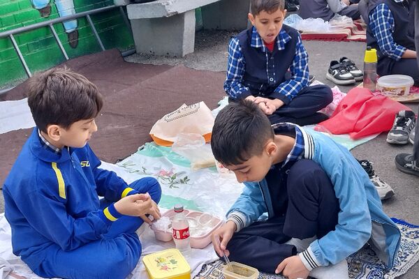 اجرای طرح «صبحانه سالم» در دبستان هیأت امنایی شهید قلنبر ناحیه دو شهرری 