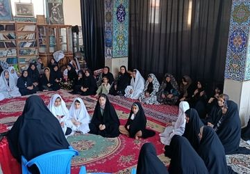 روایتی از چند نوجوان، یک مسجد کوچک و خلوت عاشقانه