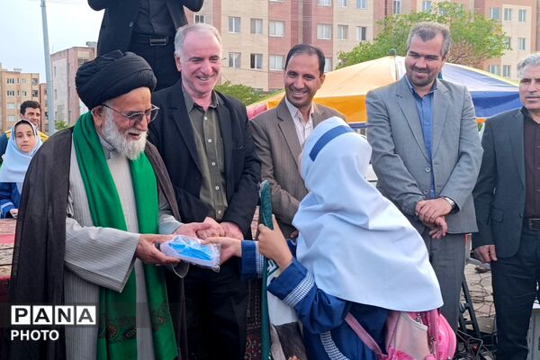 اجتماع صمیمی دانش‌آموزان نیشابور به یاد ۱۶۸ فرشته های دبستان شجره طیبه ی میناب
