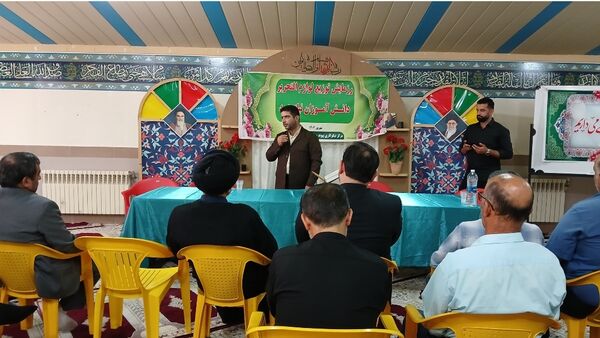 رزمایش اهدا لوازم التحریر به دانش‌آموزان نیازمند در محمودآباد