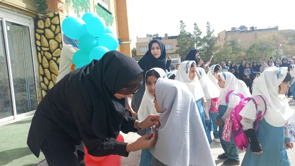جشن شکوفه ها آغاز زنگ دانایی و شروع مهرورزی