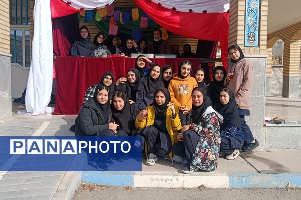 مدارس ورامین در سالروز ولادت حضرت زهرا(س) غرق در شور و جشن 