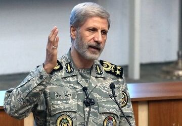 سرلشکر حاتمی: تقاص خون امام شهید را خواهیم گرفت
