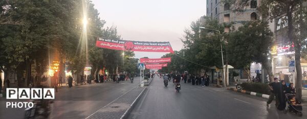 هم اکنون خیابان امام رضا (ع) و خیابان فدائیان اسلام در انتظار تشییع رهبر