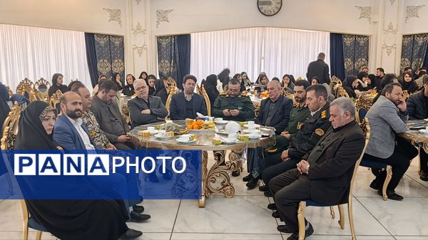 تقدیر از منتخبین کنکور ۱۴۰۳-۱۴۰۴ در جشنواره «فخر» خسروشاه