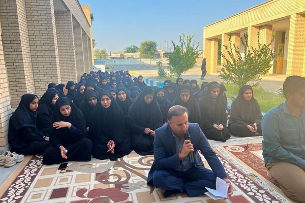 آغاز روز دانش‌آموزان رودخانه با قرائت زیارت عاشورا