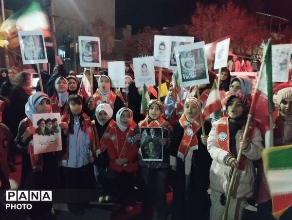 اجتماع بزرگ مربیان و دانش‌آموزان پیشتاز در همدان