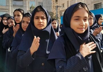 دانش‌آموزان مدرسه مریم بهارستان‌دو در سوگ سیده نساء، هم صدا شدند