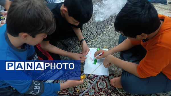 ساخت پل ماکارونی توسط معتکفین اعتکاف دانش آموزی سه روز در بهشت