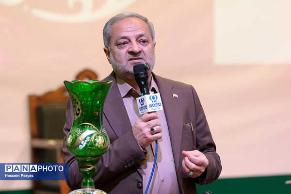 حضور وزیر آموزش و پرورش در جمع دانش‌آموزان معتکف