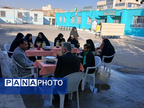 کافی شاپی به وسعت آرزوهای فاطمیه