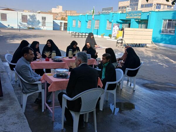 کافی شاپی به وسعت آرزوهای فاطمیه