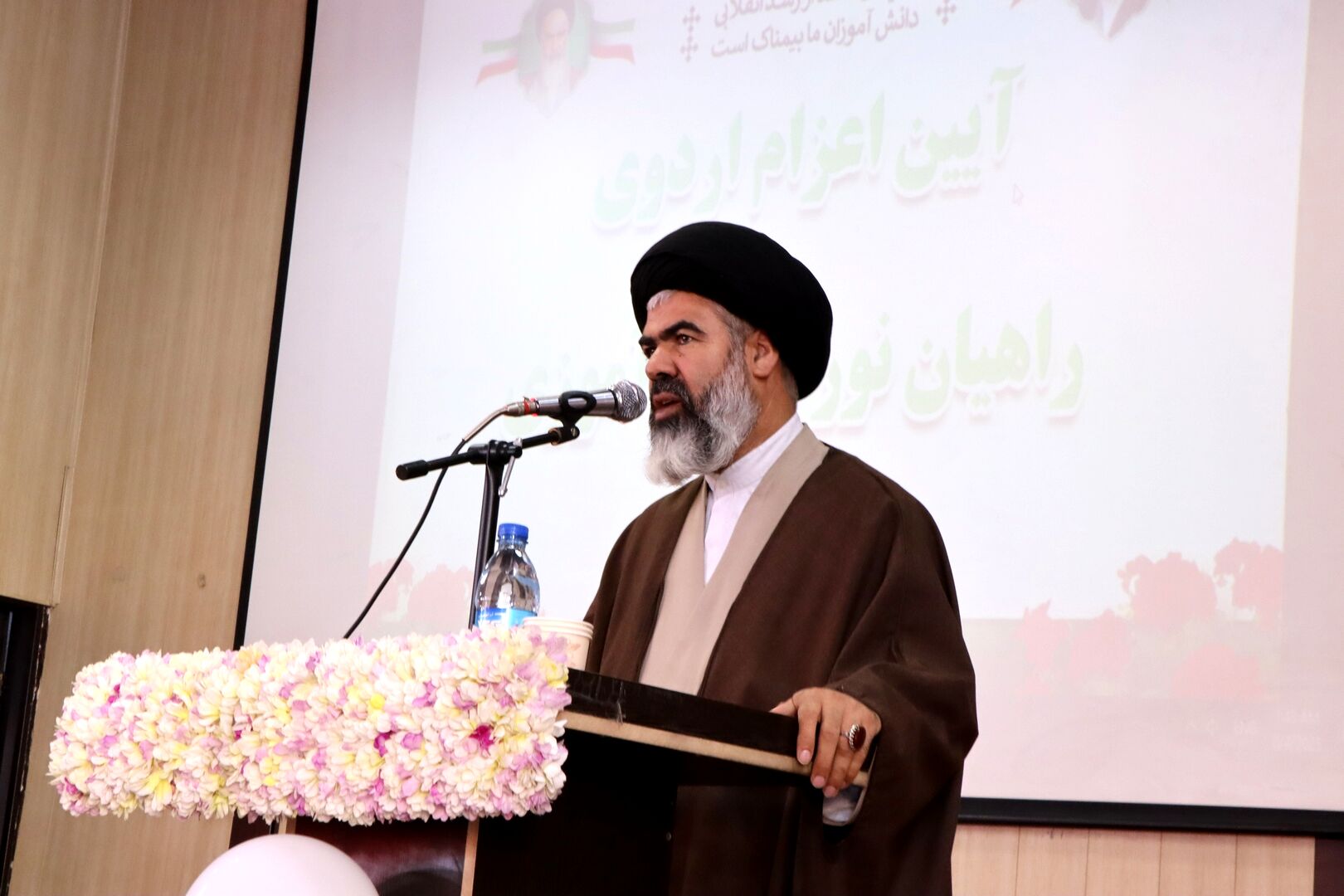لازمه شهید شدن، شهید‌گونه زیستن است
