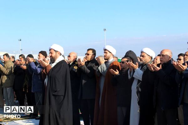 اقامه نماز عید سعید فطر در فاروج 