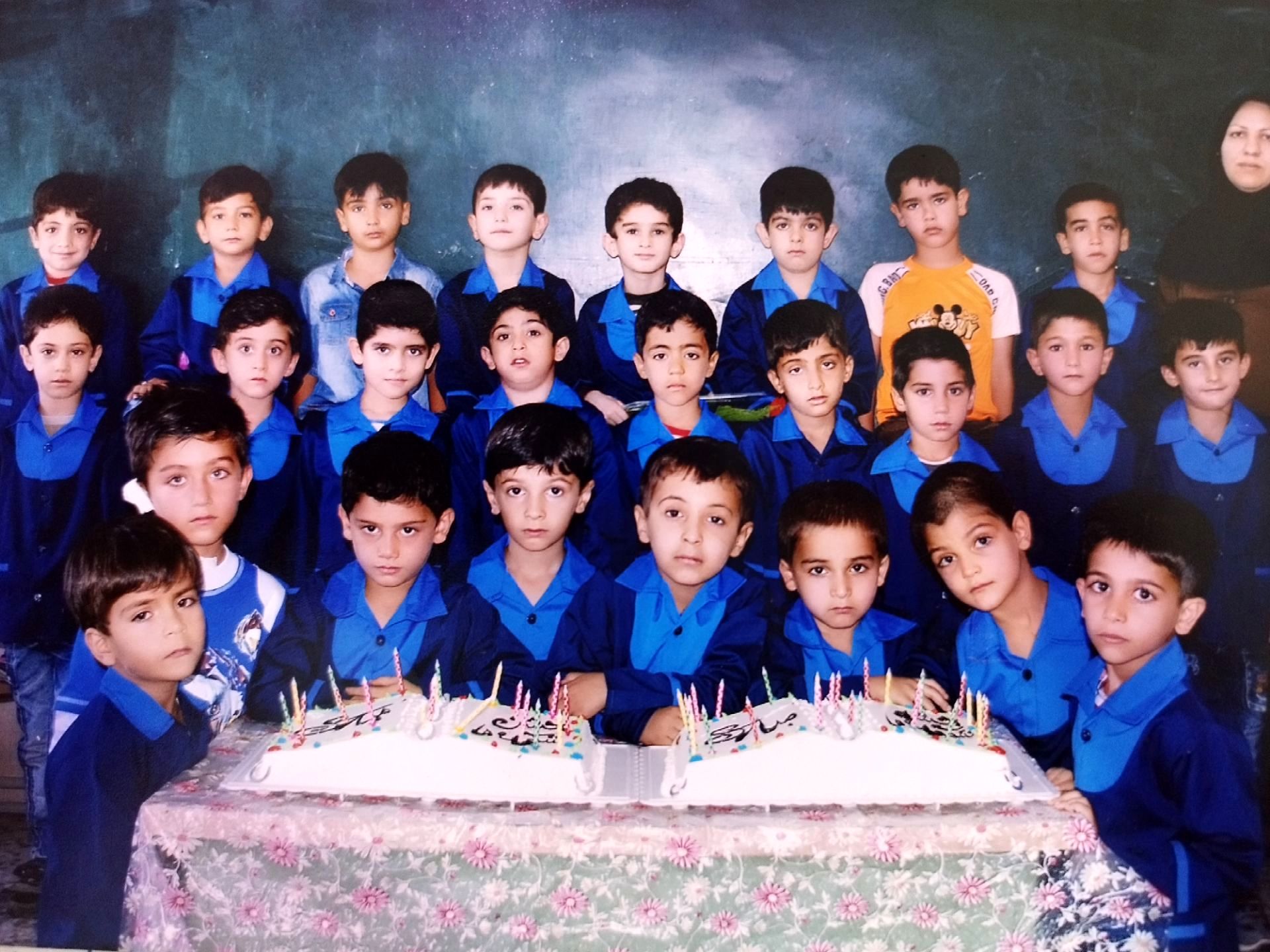 عکس یادگاری کلاس اول آموزشگاه مسعود بیات شهرستان ملارد