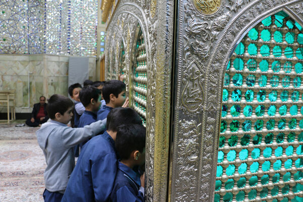 محفل دانش‌آموزی انس با قرآن در آستان مقدس چهل اختران قم
