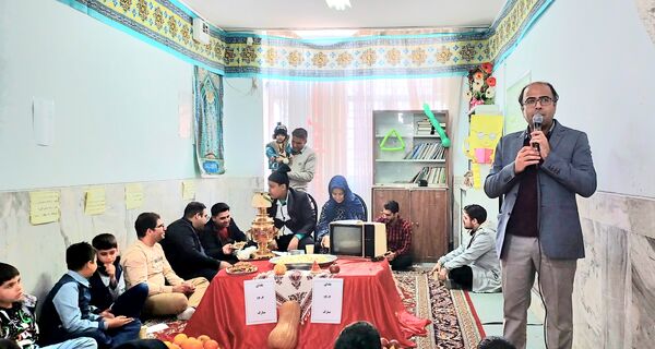 جشن یلدا و شور و نشاط در مدرسه فرهنگ شهیدان تهامی خلیل آباد