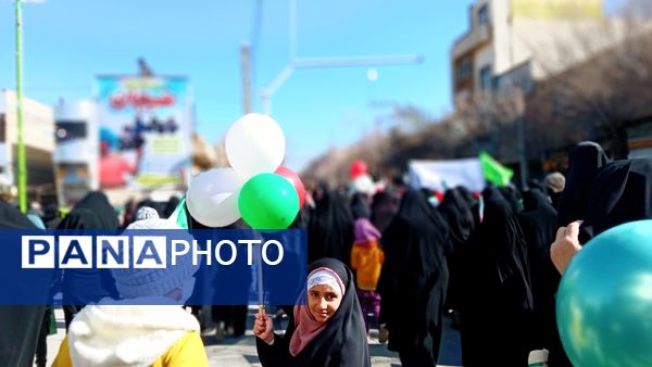 حضور حماسی مردم شهرضا در راهپیمایی 22 بهمن