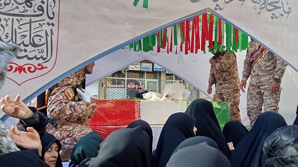 تشییع پیکرشهداى گمنام در شهرکرد 