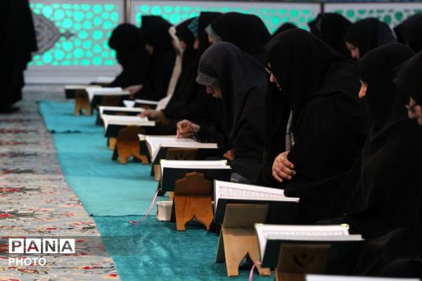 محفل جزء خوانی قرآن در امامزاده سید جعفر محمد یزد