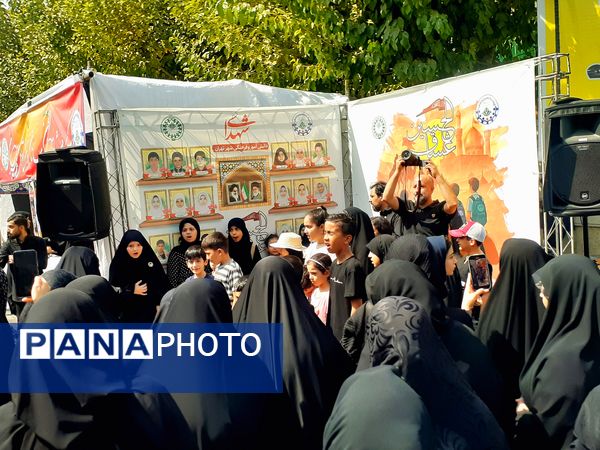  حضور پرشور اقشار مختلف جامعه در پیاده‌روی معنوی