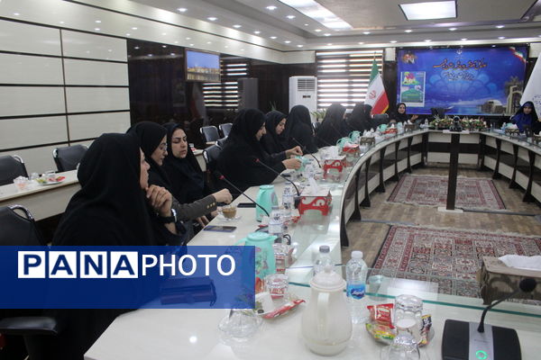 کارگاه آموزشی ویژه بانوان شاغل در اداره‌کل آموزش و پرورش استان بوشهر 