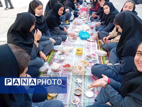 صبحانه سالم در آموزشگاه فاطمه الزهراء (س) سملقان