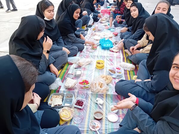 صبحانه سالم در آموزشگاه فاطمه الزهراء (س) سملقان