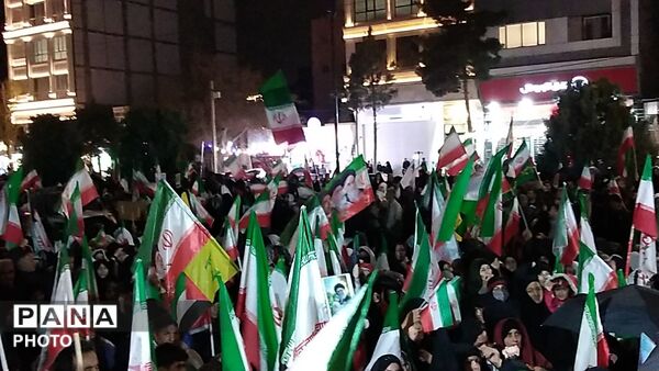  اجتماع پر شور مردم به همراه زنجیر زنی در بلوار فضل