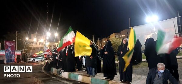حضور شبانه شهروندان ساوجبلاغ در مسیر راهپیمایی شبانه