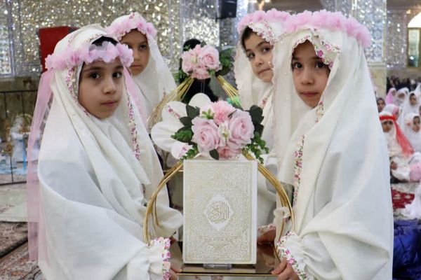 مراسم جشن تکلیف250 دانش آموز شهر صفادشت