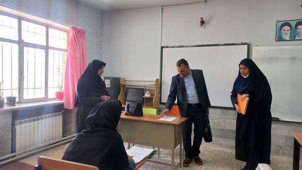 بازدید سرپرست اداره آموزش و پرورش استثنایی استان از روند برگزاری امتحانات نوبت دوم