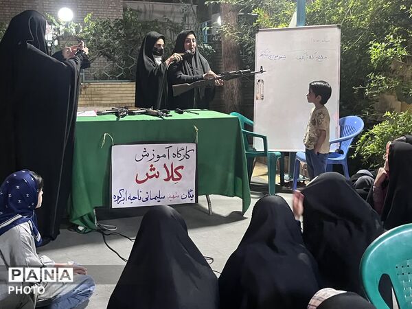 روایتی از حضور مردم در میدان امام حسین (ع) ابرکوه 