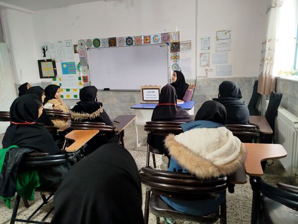 جلسه سفیران سلامت در دبیرستان شهید محمدی پور خلیل آباد 