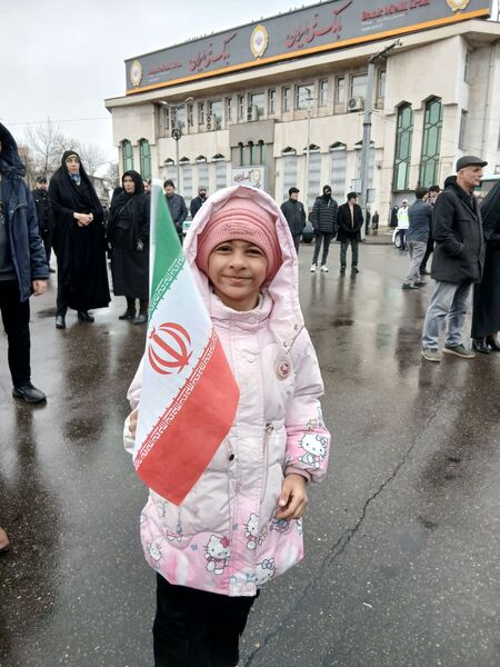باران عشق وارادت به انقلاب همراه با باران‌ها ی نقره‌ای رشت